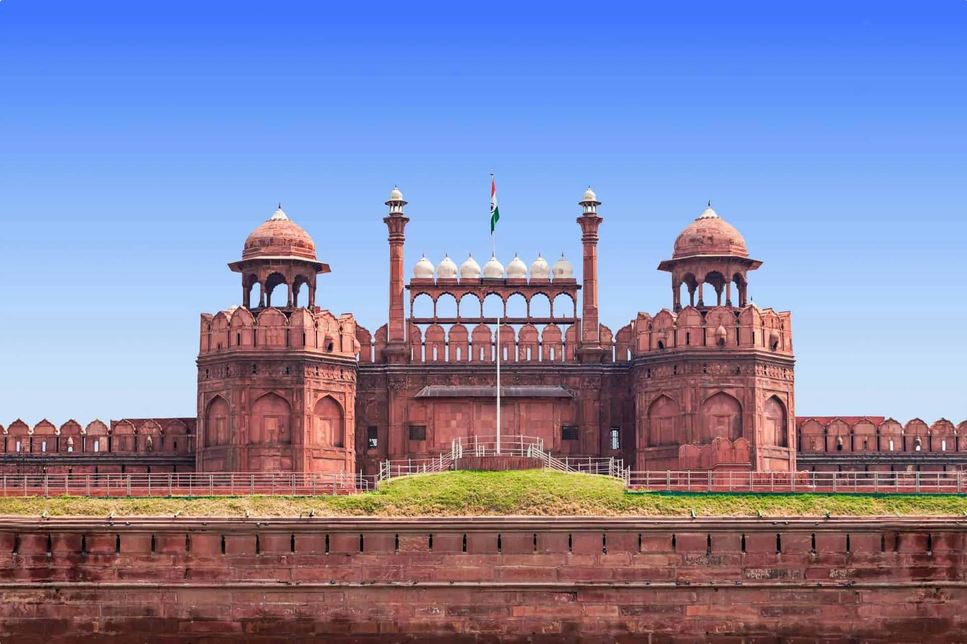 Red-fort-Delhi-India-iStock-470939498